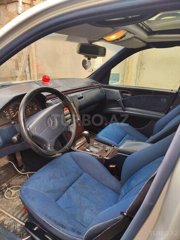 Mercedes E 280 1996, 410,000 km - 2.8 l - Xudat