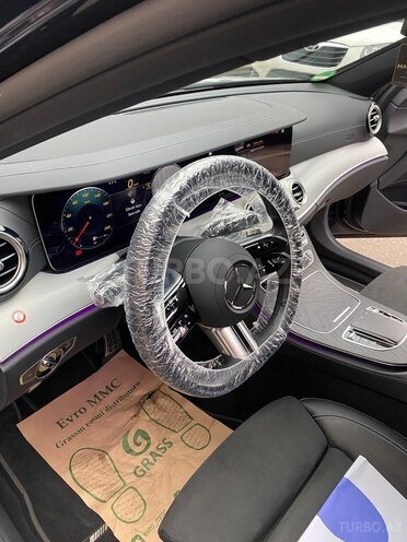 Mercedes E 300 e-15