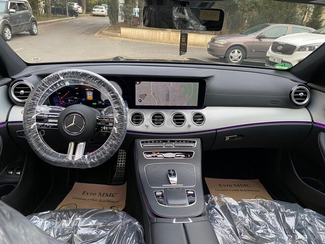 Mercedes E 300 e-13