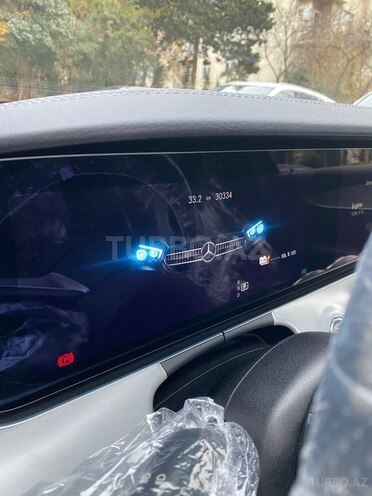 Mercedes E 300 e-17