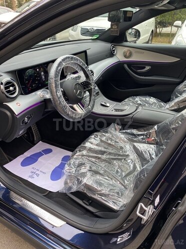 Mercedes E 300 e-11