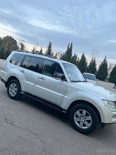 Mitsubishi Pajero 2007, 291,200 km - 3.0 l - Sabirabad