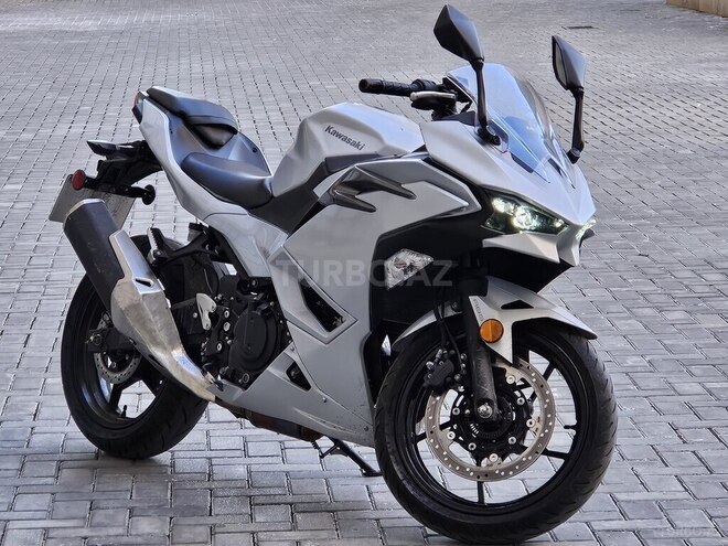 Kawasaki Ninja 500-1