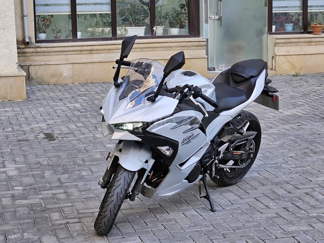 Kawasaki Ninja 500-2