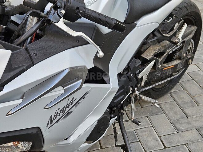 Kawasaki Ninja 500-5