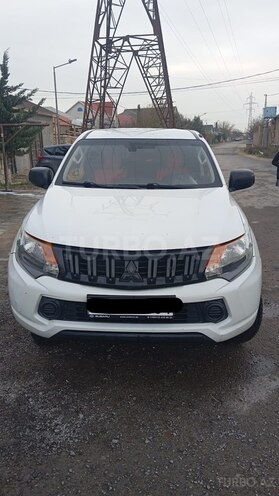 Mitsubishi L200 2018, 350,000 km - 2.4 л - Bakı