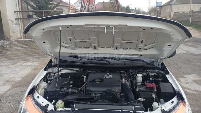 Mitsubishi L200 2018, 350,000 km - 2.4 л - Bakı