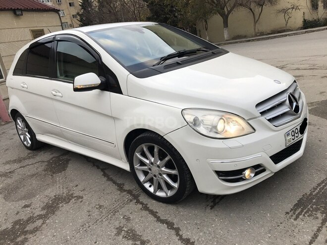 Mercedes B 170 2009, 176,000 km - 1.7 l - Sumqayıt