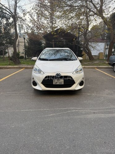 Toyota Aqua-1