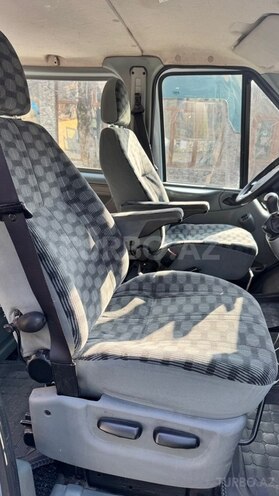 Ford Transit-6
