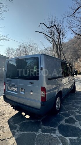 Ford Transit-4