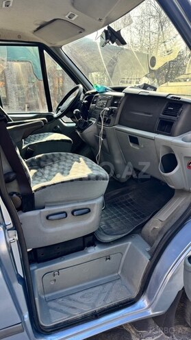 Ford Transit-11
