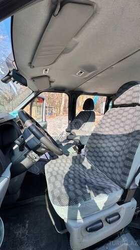 Ford Transit-8