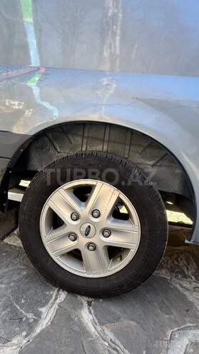 Ford Transit-16