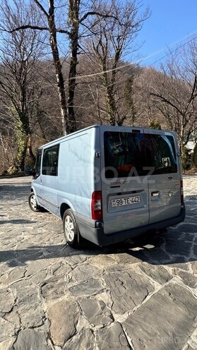 Ford Transit-3