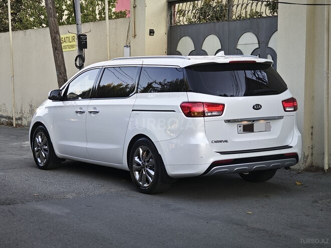 Kia Carnival 2015, 100,200 km - 2.2 l - Bakı