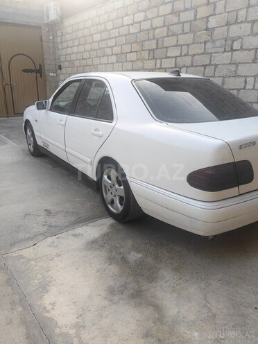 Mercedes E 220 1996, 520,000 km - 2.2 l - Şəmkir