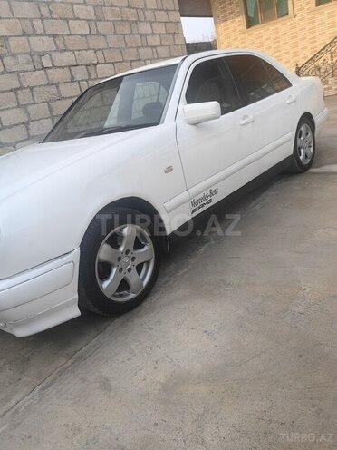 Mercedes E 220 1996, 520,000 km - 2.2 l - Şəmkir