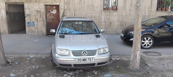 Volkswagen Jetta-1