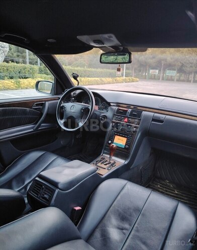 Mercedes E 200 1999, 425,000 km - 2.0 l - Bakı