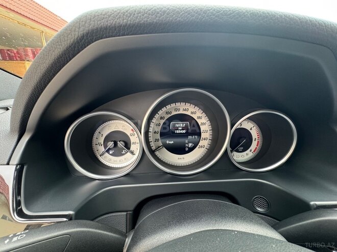 Mercedes E 250 4MATIC 2015, 162,000 km - 2.1 л - Bakı
