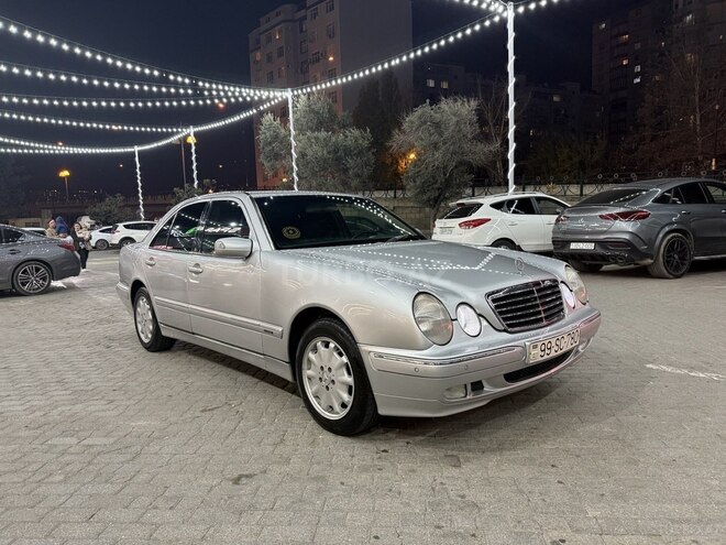 Mercedes E 220 2001, 285,700 km - 2.2 l - Bakı