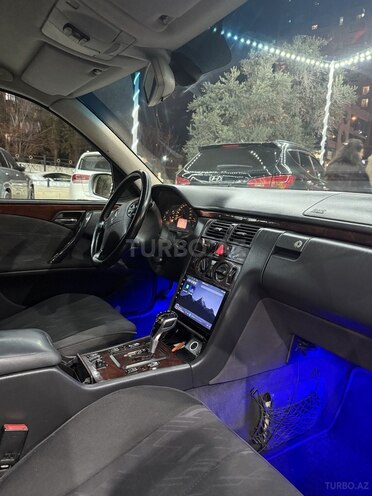 Mercedes E 220 2001, 285,700 km - 2.2 l - Bakı