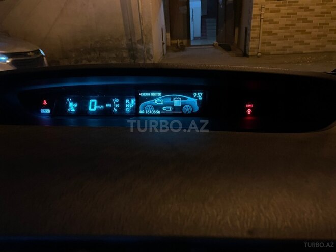 Toyota Prius 2015, 268,897 km - 1.8 л - Bakı