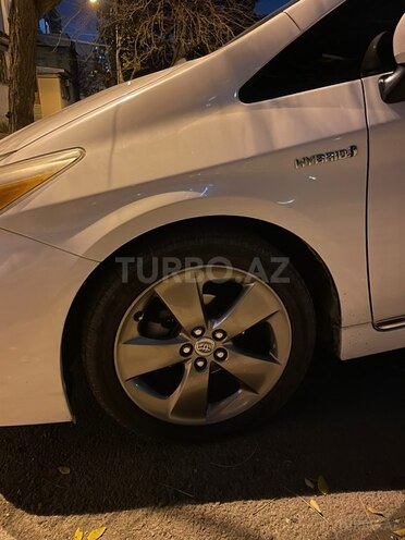Toyota Prius 2015, 268,897 km - 1.8 л - Bakı