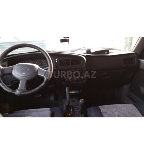 Toyota Hilux Surf-11