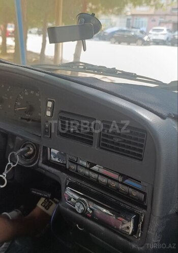 Toyota Hilux Surf-15