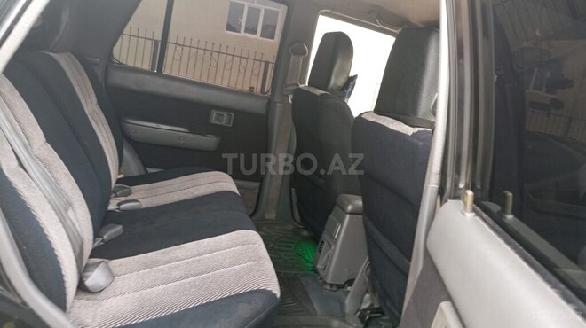 Toyota Hilux Surf-17