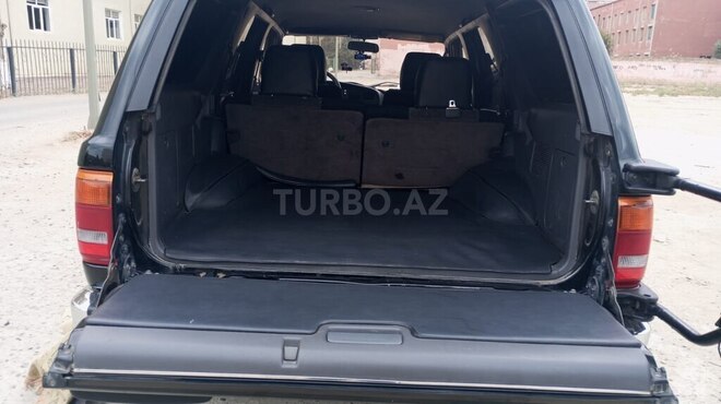 Toyota Hilux Surf-18