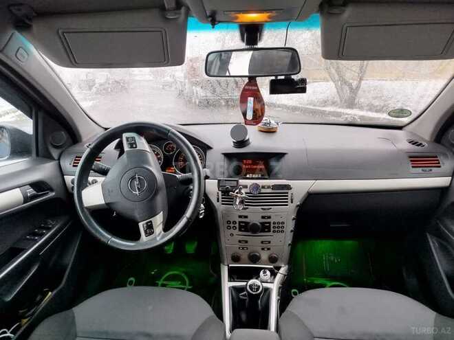 Opel Astra 2008, 340,000 km - 1.4 l - Quba