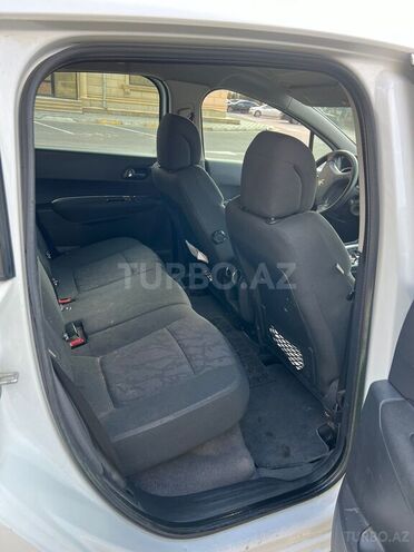 Peugeot 3008-4