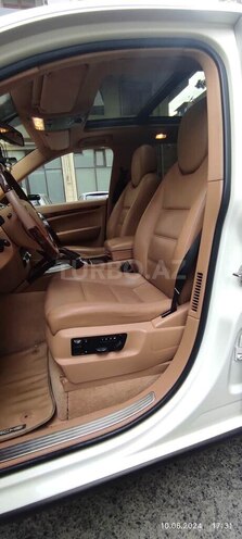 Porsche Cayenne S-8