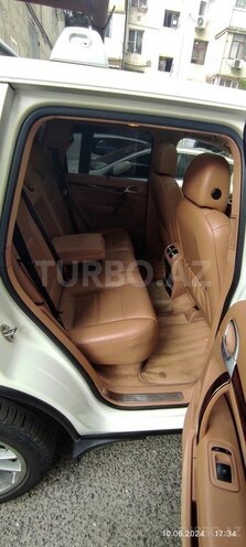 Porsche Cayenne S-16