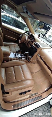 Porsche Cayenne S-13