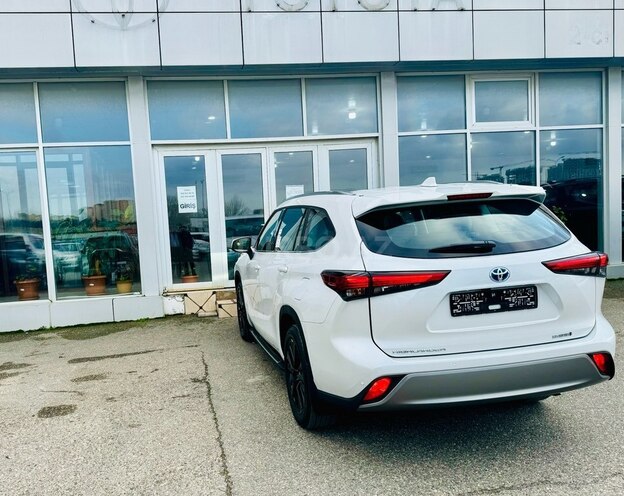Toyota Highlander-5