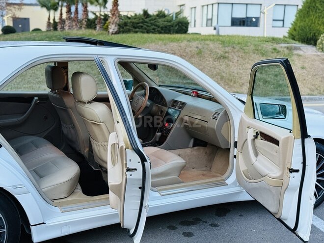 Mercedes C 230-11