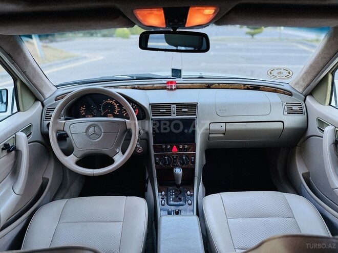 Mercedes C 230-17