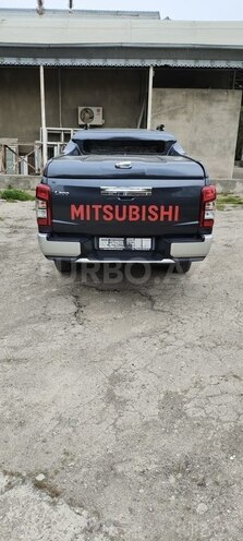 Mitsubishi L200 2021, 133,045 km - 2.4 л - Bakı