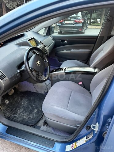 Toyota Prius-9