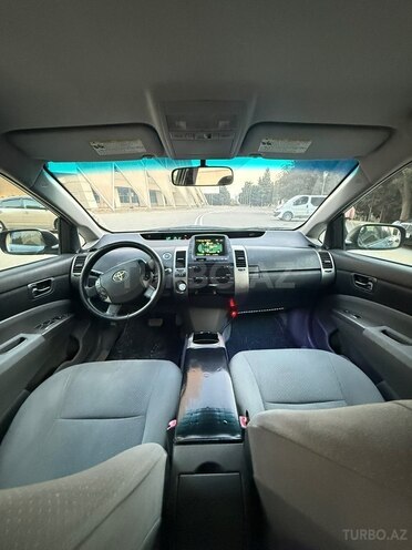 Toyota Prius-7