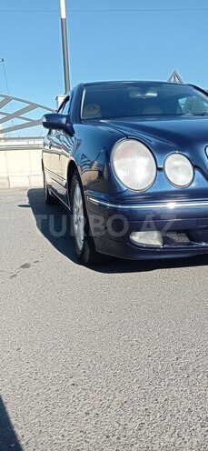 Mercedes E 240 1999, 388,920 km - 2.4 l - Beyləqan
