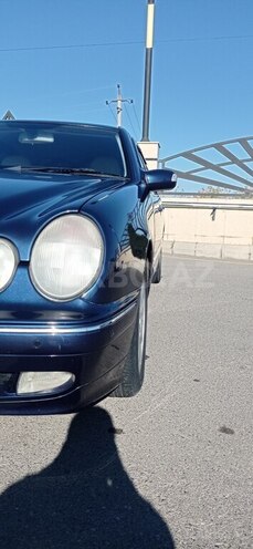 Mercedes E 240 1999, 388,920 km - 2.4 l - Beyləqan