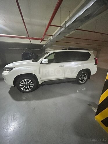 Toyota Land Cruiser Prado-5