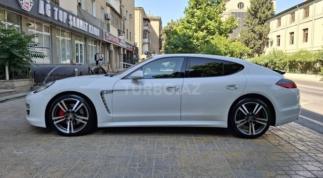 Porsche Panamera-3