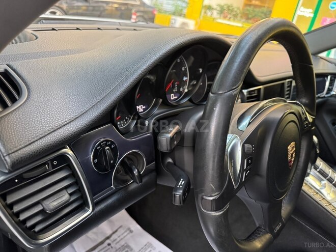 Porsche Panamera-15