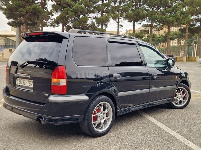 Mitsubishi Chariot-10